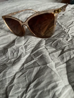 Chimi doop  - Solglasögon, Chimi doop säljs för 80 kr  Frakt ingår inte, pris kan såklart diskuteras 