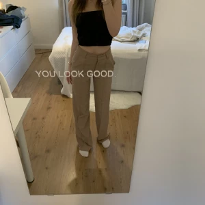 Madlady kostymbyxor - Beiga kostymbyxor från madlady I 32/32☺️