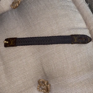 Lv armband  - Lv armband 3000kr ny pris 