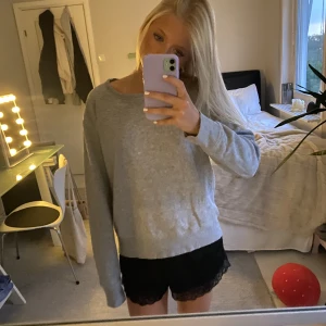 College tröja  - Mysig college tröja (nyskick)💗