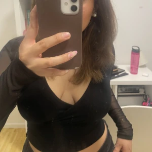 Topp  - Topp från Shein som bara använts en gång 🖤