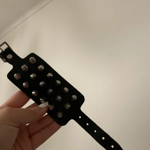 Nit armband - Nitarmband, nypris 299kr. Säljes för 150kr.