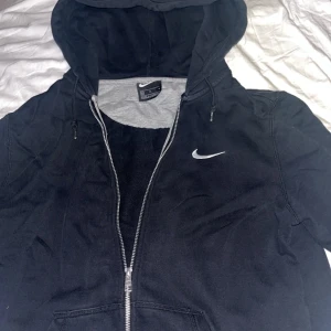 Nike  - Använd ett tag men till salu just nu 