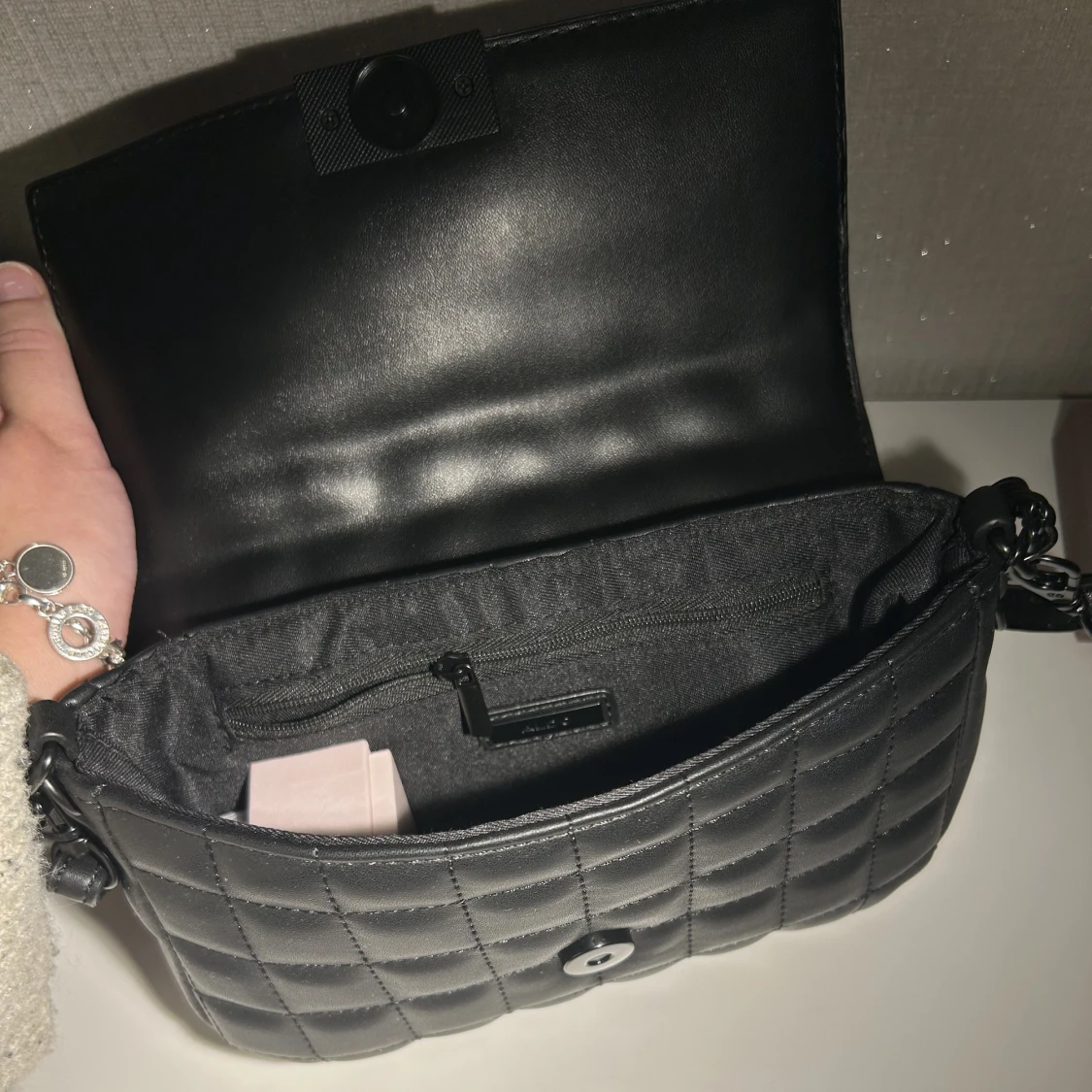 Svart handväska  - 90