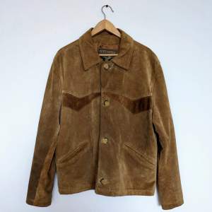 Camel suede leather jacket Size 50. Fits like M (male)