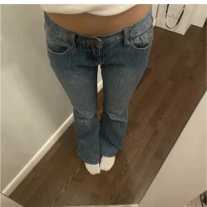 Brandy jeans - Säljer dessa jätte snygga jeans då dem inte kommer till användning längre. Slutsålt i butik, nypris 495kr. Skriv för fler bilder 💗🙌