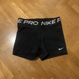 Snygga Nike Pros träning shorts