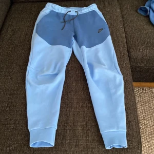 Nike tech  - Feta byxor 