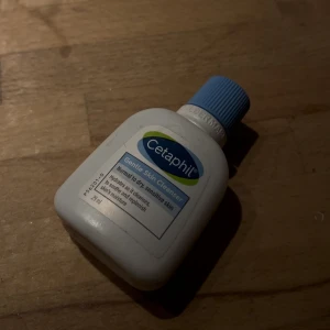 Cetaphil cleanser - Knappt använd väldigt skön för torr hud! 