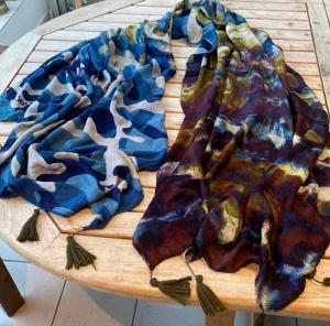 Desigual, sjal 160x80 cm - Stor sjal, knappt använd. Vackra färger.