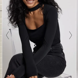 Choker topp - Choker topp från NA-KD. Org pris 400kr. Har aldrig använt, så i helt nytt skick🤍 