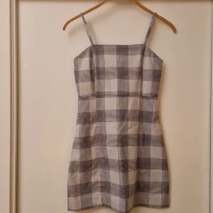 Rutig Miniklänning - Rutig miniklänning