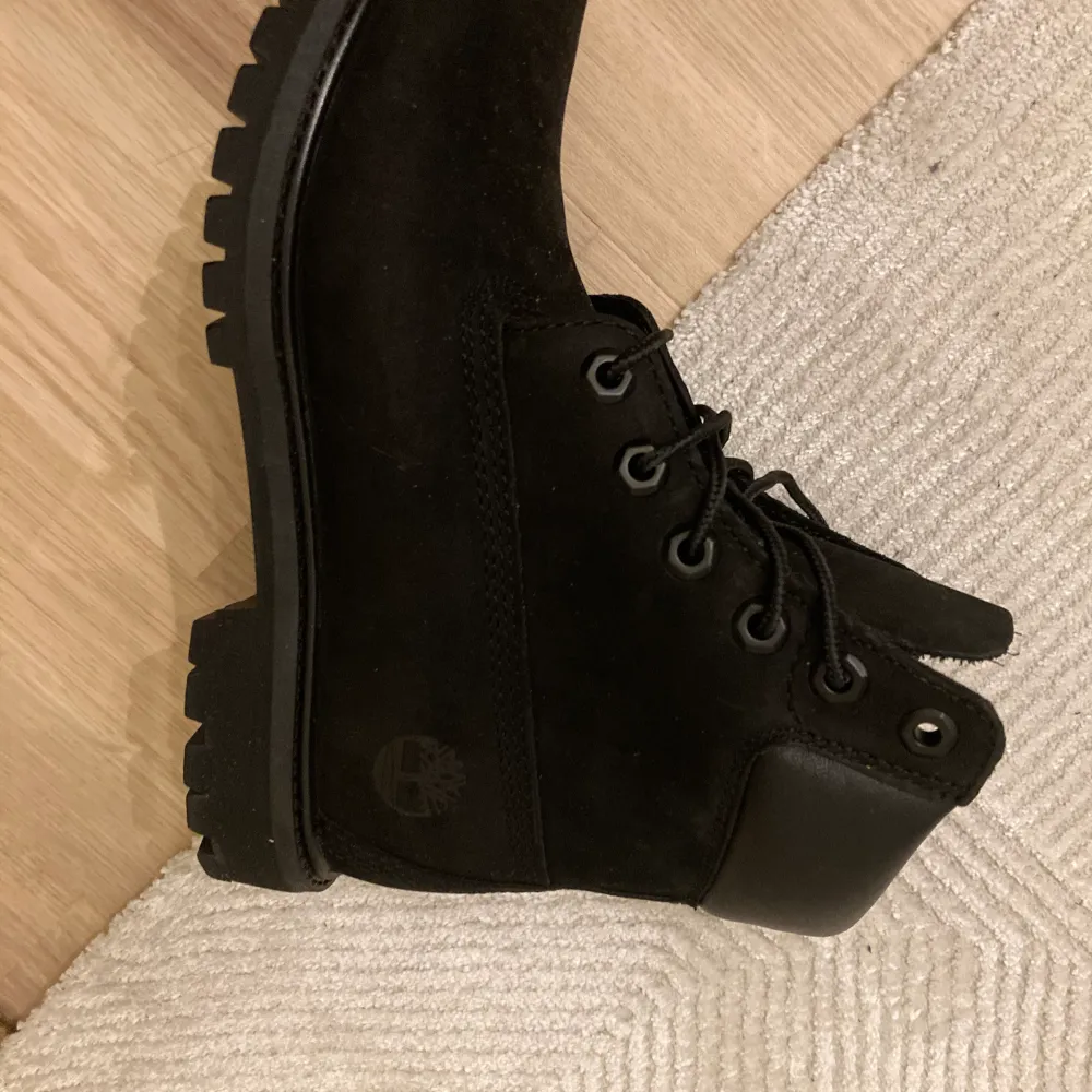 Helt ny Timberland boots storlek 38 men mer som 37. . Skor.