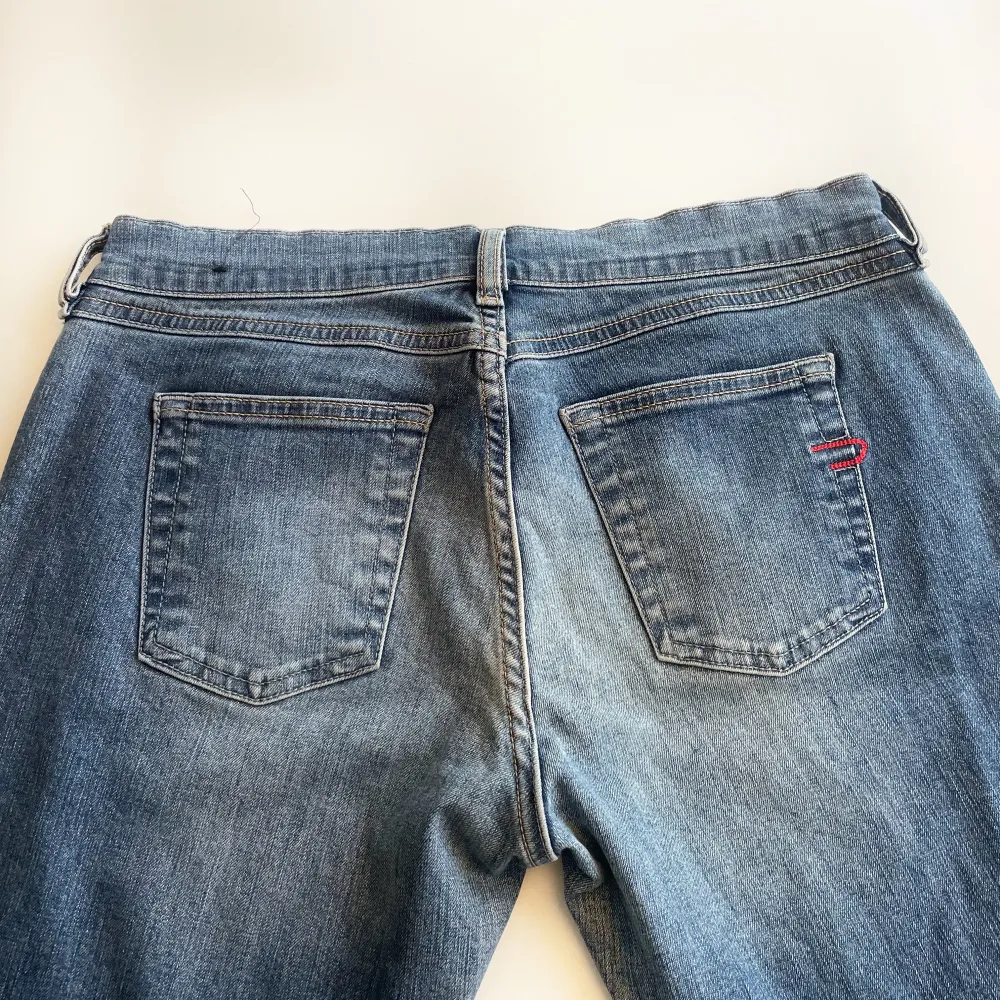 Svinsnygga lågmidjade jeans från diesel ❤️❤️. Jeans & Byxor.