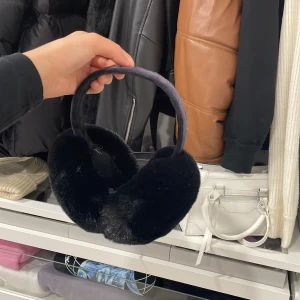 Mysiga stora öronmuffar 🩷 - Mysiga och sköna perfekt för vintern !!🩷