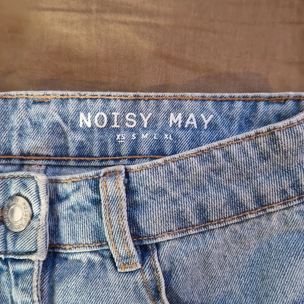 A-linjekjol i jeans  Brand: Noisy May  Size: XS. Kjolar.