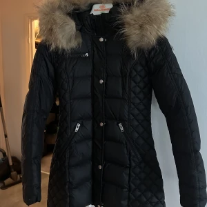 Beam Mid  - fin jacka från rock and blue, säljes för jag köpte en annan. Bara använd några gånger så i fint skick! 