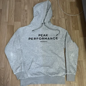 Peak performance hoodie - Skick 10/10 storlek S