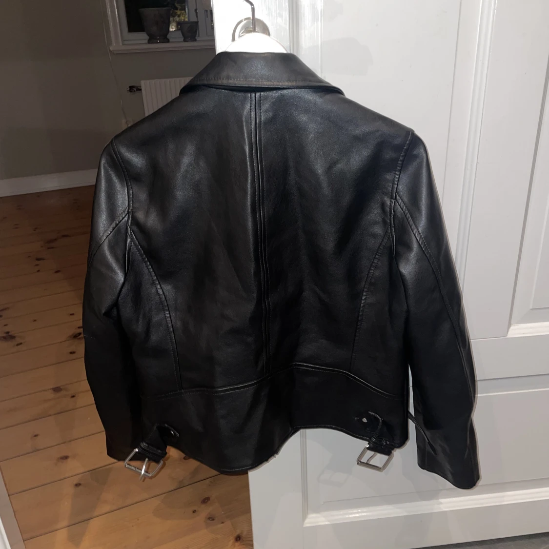 Svart skinnjacka  - 90