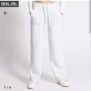 Mjukisbyxor  - Säljer dessa nya mjukisbyxor från Lager157! De är super populär nu och tar slut fort! Helt nya, ej prislapp kvar! Strl L!