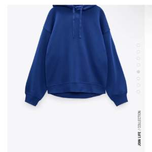 Säljer en jättemysig unik blå hoodie från zara som aldrig använts 