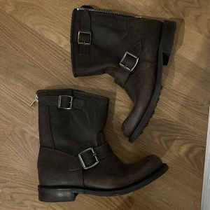 Prime Boots  - Använda ett par gånger men har en fin vintage look 😍