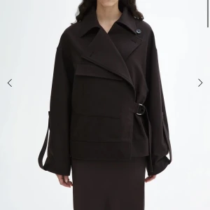 Helt ny Dagmar jacka  - Helt ny, prislapp kvar. Köpt för 5000 kr. Köpte två storlekar så säljer en av dom🩷