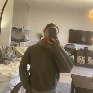 Sweatshirt - Fint skick!