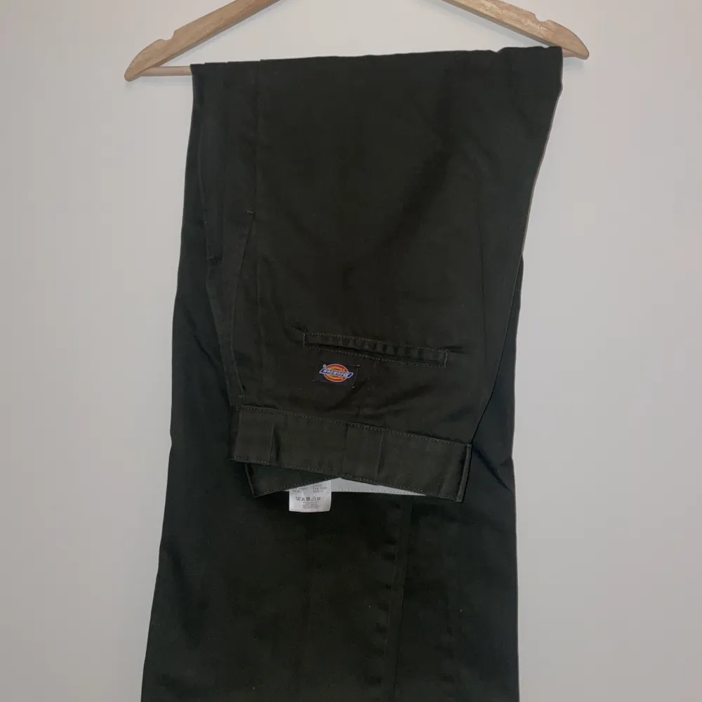 Dickies 874 Original Fit Mycket fint skick, inte använt mycket. W33/L32. Jeans & Byxor.