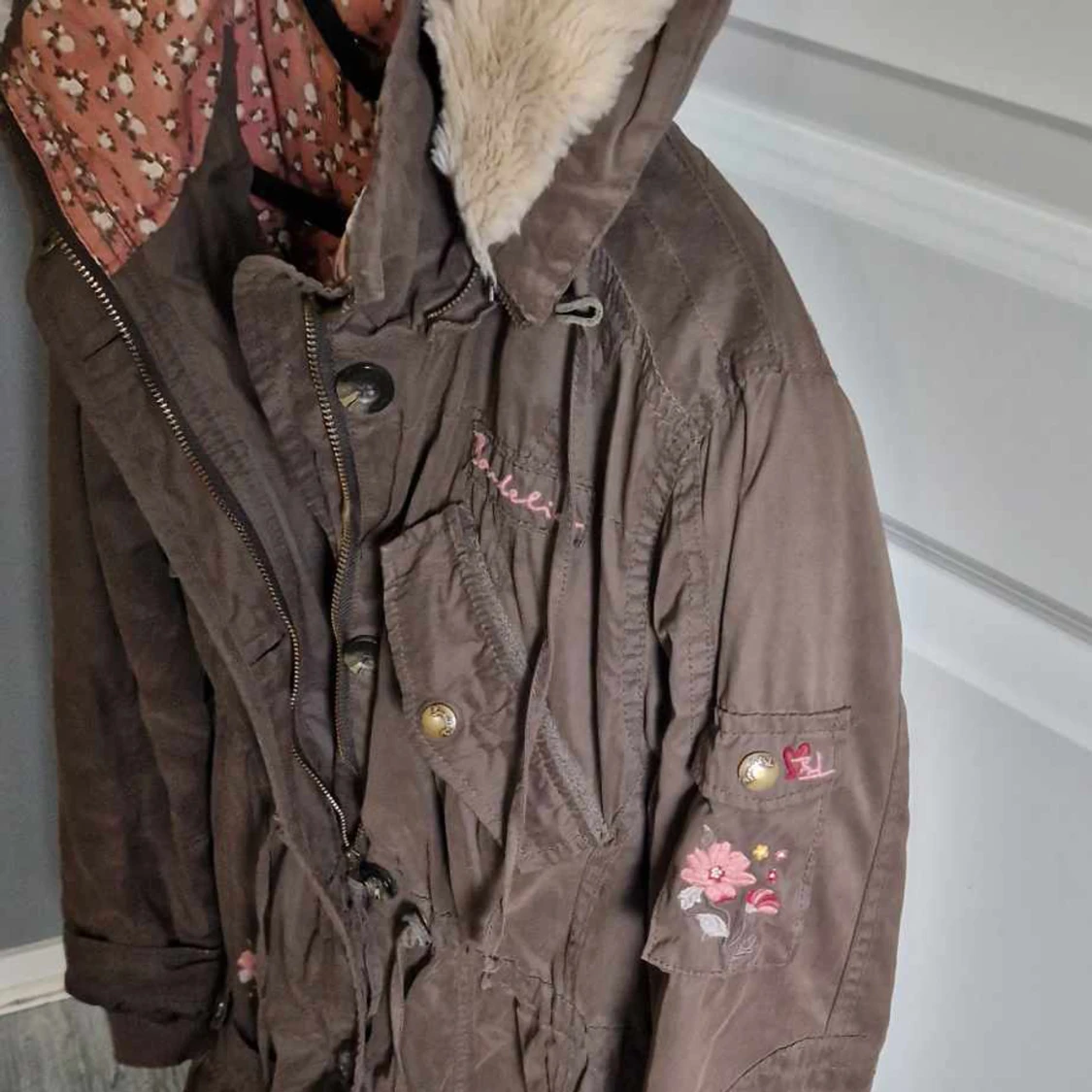 Super Snygg Och Härlig parkas - 90