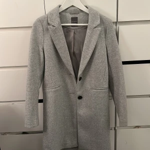 Kappa - Jättefin grå kappa från Primark i storlek 32.  Nyskick!