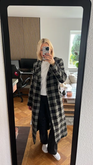 Kappa - Rutig kappa från Nikkis kollektion för NA-KD🤍 