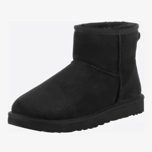 Ugg mini II svarta - Säljer dessa i princip oanvända uggs köpta på about you för ca 2 veckor sedan. 1700+ frakt eller kom med prisförslag💘nypris 2199