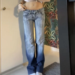 Lågmidjade jeans - Säljer dessa super fina lågmidjade bossini girl jeans som tyvärr inte kommer till användning. Pris kan diskuteras 💕