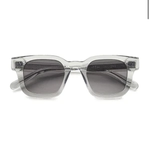 Gråa 04 CHIMIS - Säljer dessa snygga Chimis i modellen 04, gråa. Använda en sommar. Fint skick🫶