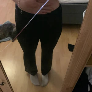 Kostymbyxor  - Hej säljer mina kostymbyxor ifrån SHEIN dom är väldigt sköna men väljer att sälja dom för det är riktigt inte min storlek