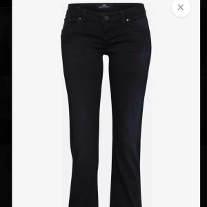 Ltb jeans valerie😘 - Jättefina och oanvända jeasn från Ltb! Oanvända då de är för stora! Storlek 27/36! NypriS 799, Fyna!❤️