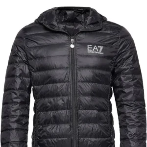 Emporio armani jacka - Äkta Armani jacka som köptes på NK. Tror den är unisex. Köparen står för frakt