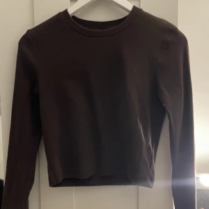Topp - Kort brun topp från Gina tricot 🤎 kommer inte till användning längre 