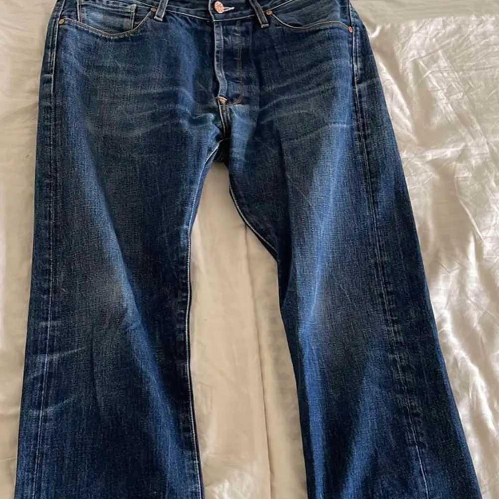 Jeansen är straight leg Manliga jeans men kan lika gärna passa kvinnor Hämtas i Malmö/Fraktas. Jeans & Byxor.