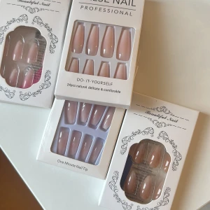 Lösnaglar - Vackra naturliga press-on nails, alla fyra paket för 149kr