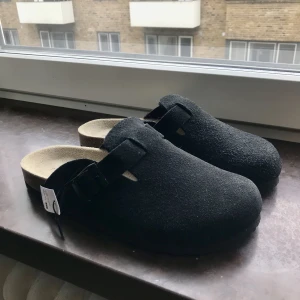 Slippers - Slippers, helt oanvända! Storlek: 39/40 Pris: 400kr