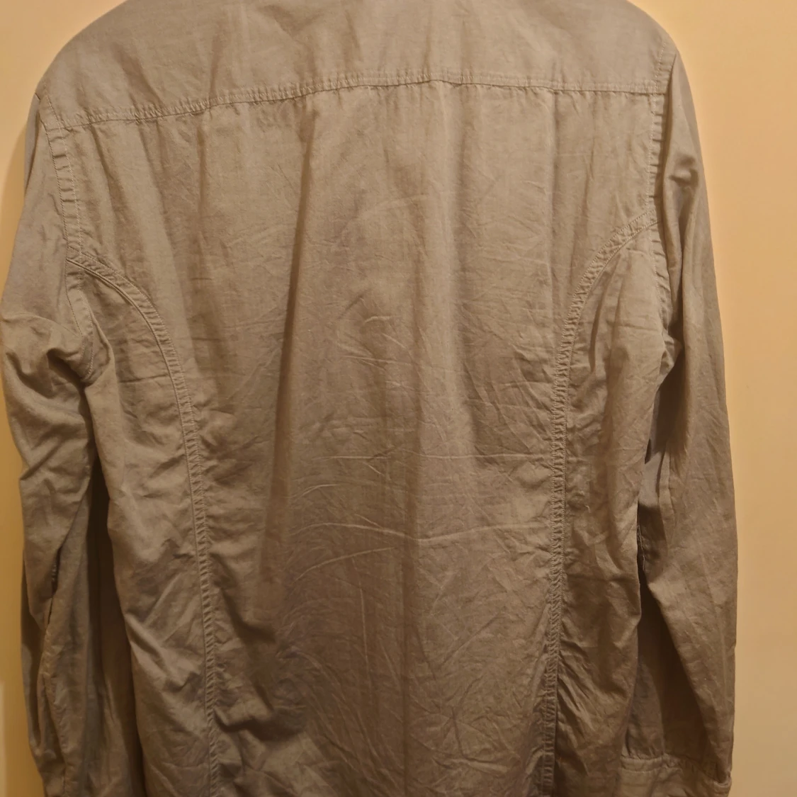 Beg Hugo Boss skjorta i bra skick  - 91