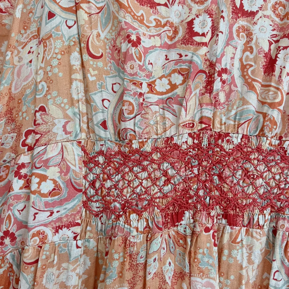 Långklänning i bomull från Odd Molly. Mer rosa i verkligheten 🌸 Storlek M. Knappt använd. Klänningar.