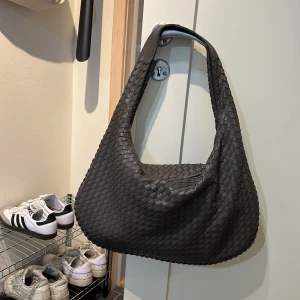 Väska - Ny skick! Köparen står för frakten!