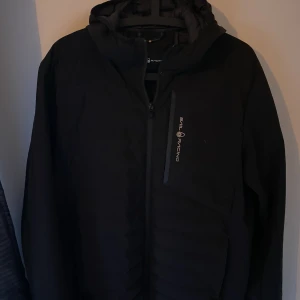 Sail racing jacka - Hej säljer min sailracing jacka då de var dags för lite nytt och tänkte att sälja är bättre än att bara slänga