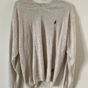 Beige tröja!  - Tröja från Polo Ralph Lauren 🤎  Storlek S (herrstorlek)