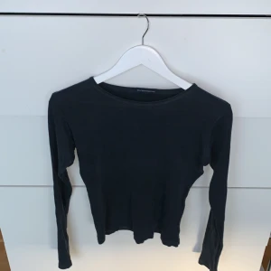 Brandy  Melville topp  - Brandy Melville topp knappt använt 