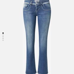Intressekoll på mina ltb jeans! Storlek 25/34, använd fåtal ggr! Skriv för fler bilder😊( kan bara ta betalt genom Swish)