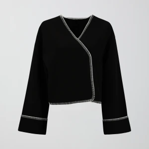 Jacka  - Höstjacka från Gina, storlek S men passar XS/M då storlekarna inte skiljer så mycket, 499kr nypris bud från 400kr, köp direkt för 600+frakt ,som oanvänd då den inte kommit till användning så mycket🌸köparen står för frakt 66kr